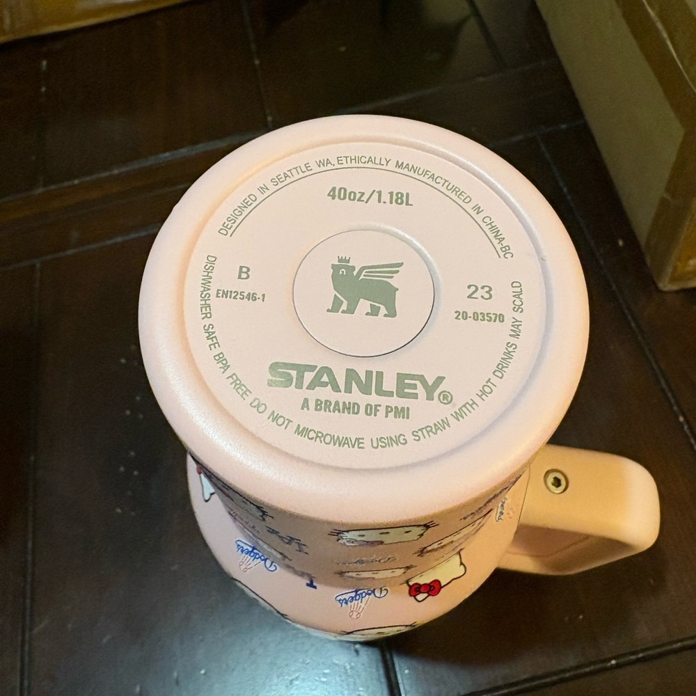 Stanley Hello Kitty LA Dodgers Tumbler, Pink - Picture 7 of 8